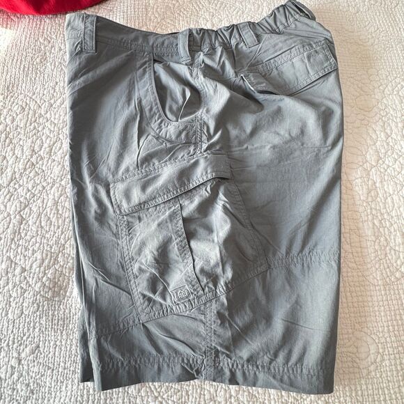 REI Mens Gray Cargo Shorts Nylon & Polyester Size XL - Picture 4 of 9
